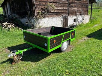 Přívěsný vozík