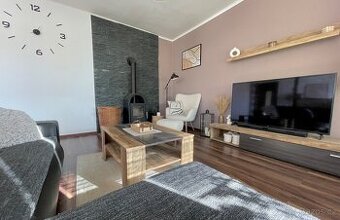 Prodám slunný byt 3+1 a prostornou garáž