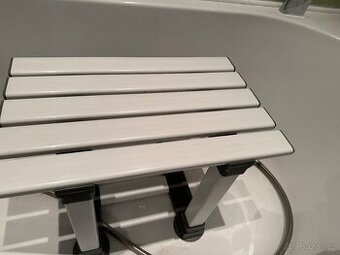 Pomucky pro imobilni a invalidy - podavatky, madla, apodobne
