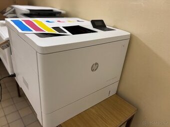 HP Color LaserJet M552 100% STAV - ZÁRUKA + DPH