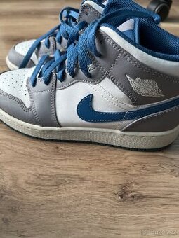 Boty nike AIR JORDAN 1 mid