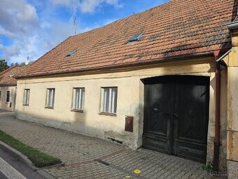 Pozemek,Prodam RD+dvur+ zahrada ,pozemek 1139 m2 Bučovice