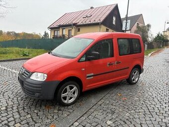 Volkswagen Caddy 1.6i LIFE – MÁLO KM