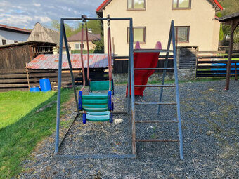 Dětské železné hřiště / prolézačka