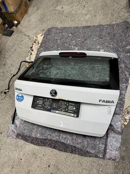 Škoda fabia 3 - kompletní kufrové páté dveře