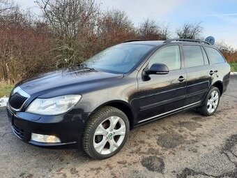 Škoda Octavia 2 4x4 DSG 2.0 TDI 103kw r.2012 servisní kniha