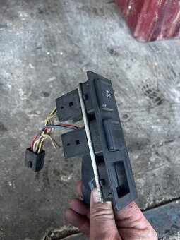 ŠKODA FAVORIT vypínače světel