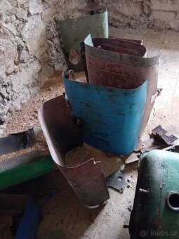 Zetor 25 krýt motoru