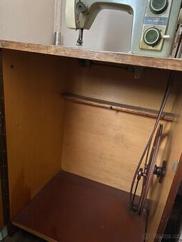 Šicí stroj Veritas