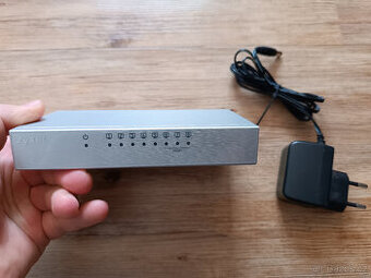 ⚡️ Switch 8x 100Mb Zyxel ES-108A v2 ⚡️