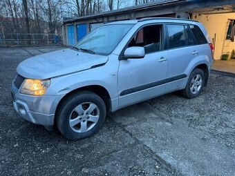 Suzuki Grand Vitara 2 2.0i LPG 4x4, bez STK.