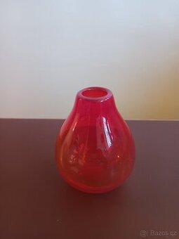 Vzácná vázička Blenko glass
