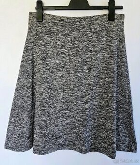 Sukně barvy pepř a sůl