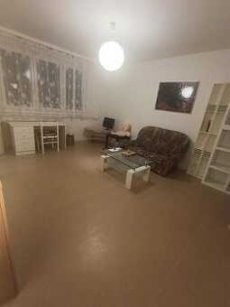 Pronájem bytu 2+1 s balkonem, ul. Fischerova, Olomouc