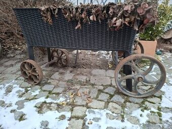 kolečka litina kopretiny