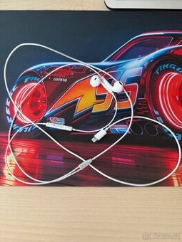 Apple EarPods Lightning sluchátka s mikrofonem bílé