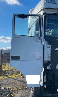 Pravé dveře DAF XF E6 106