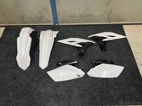 Nová sada plastů Yamaha 2010-2013 - 1