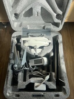 DJI Phantom 4 vysílačka, baterka, nabíječka, kufr