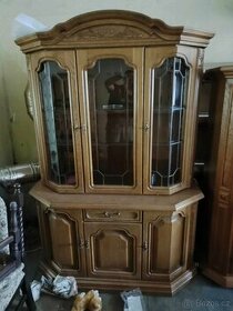 Krásná dřevěná vitrína nebo skleník skříň - 1