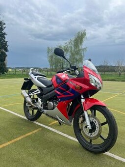 Honda cbr 125r - 1