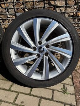 Octavia 4 letní sada 225/45R18 Perseus