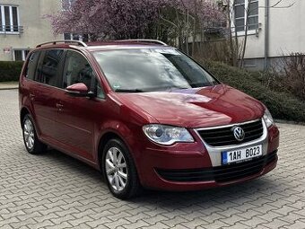 Volkswagen Touran 1.4 TSI 103kW Freestyle Navi Xenony 7 míst