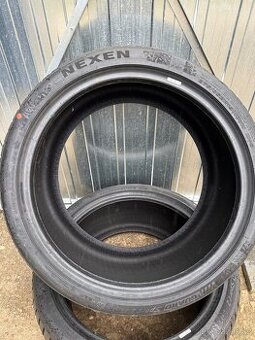 2 x nove zimni pneu 275 35 19