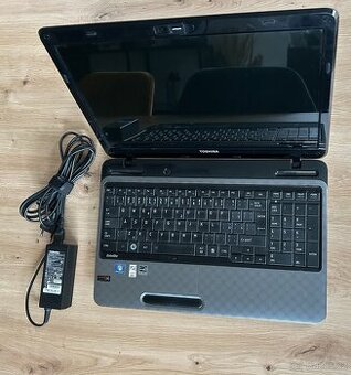 Notebook Toshiba L750D – 8 GB RAM, Radeon, HDD 250 GB