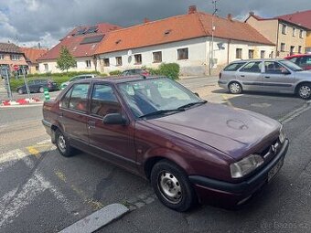 Renault 19