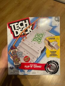 Tech Deck skatepark set flip n grind