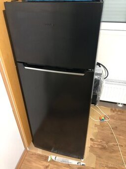 Malá lednice s mrazákem do 145cm zánovní