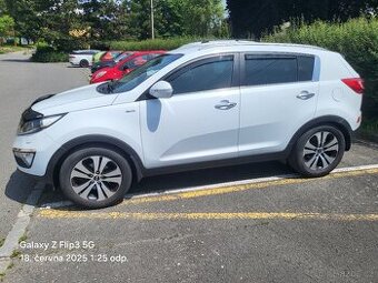 Prodám Kia Sportage 2.0 diesl 100kw.Automat 4x4.Rv.2011.