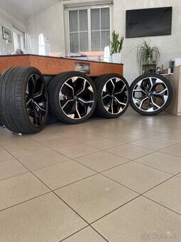 Alu kola pro Audi Q8 R23” s pneu 295/35/23