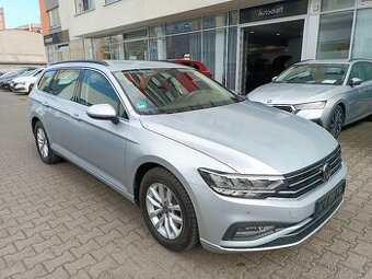 VW Passat B8 Variant 2.0TDI 110kW DSG 32tkm ACC Kamera ERGO