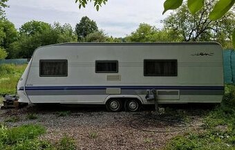 Karavan Hobby na pevné stání - 1