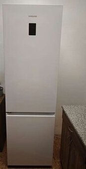 Chladnička s mrazničkou Samsung RB36T675CWW/EF bílá
