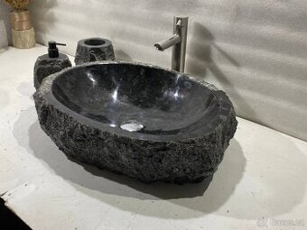 Luxusní umyvadlo z přírodního labradoritu