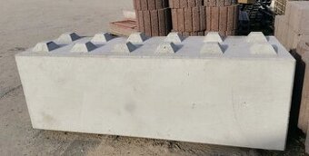 LEGO , betonové bloky 180/60/60 doprava