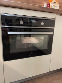 Electrolux vestavná mikrovlnná trouba 600 FLEX Quick&Grill - 1