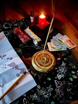 Výklady karet, poradenství a rituály