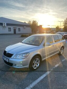 Škoda Octavia II Combi 2.0 TDI DSG (103 kW), 2011
