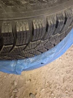 Zimní pneu 225/75 R16C Nokian