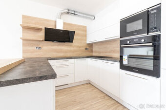 Pronájem bytu 2+kk, Eduarda Hamburgera, Olomouc-město, 18 00