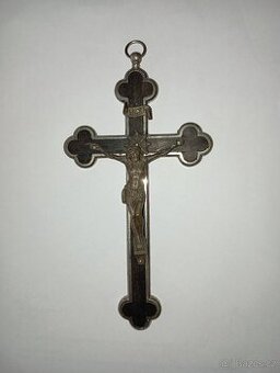 Křížek kovový starožitný