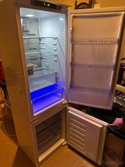 Vestavěná lednice s mrazákem