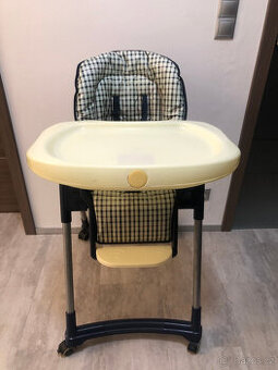 Jídelní židlička polohovací a výškově nastavitelná s kolečky