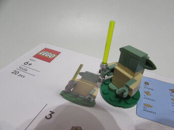 Lego figurka Yoda k výročí Star Wars