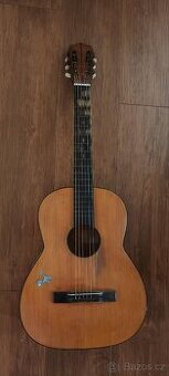 Akustická kytara české výroby Cremona Luba