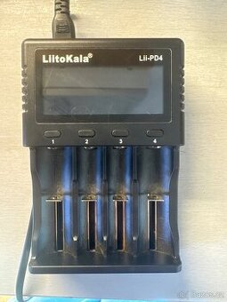 Nabíječka baterií LiitoKala LII-PD4 s displejem